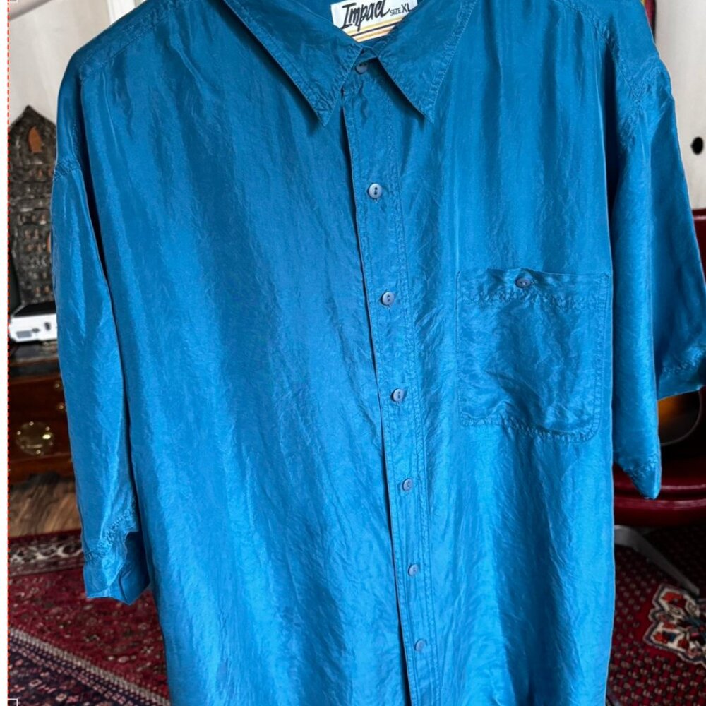 Vintage Impact 100% Silk Short Sleeve Button-Down Shirt